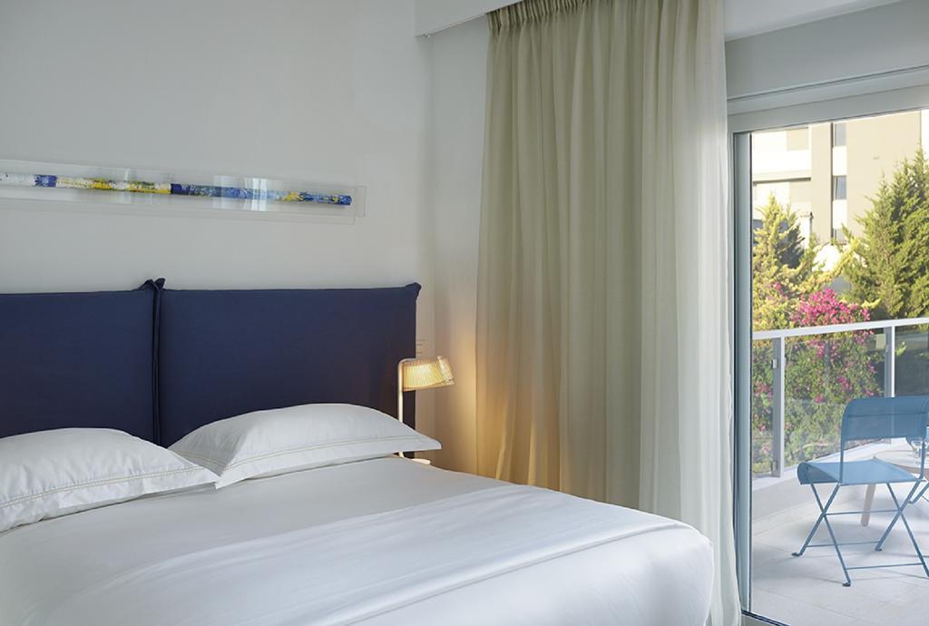 Scale Suites Athens Room photo